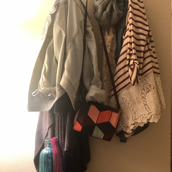 Meet your Posher, Jennifer - Picture 1 of 1